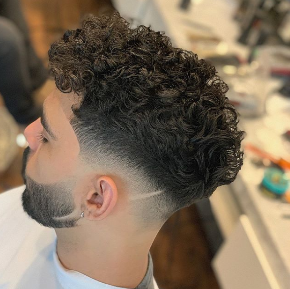 corte degrade masculino cabelo enrolado