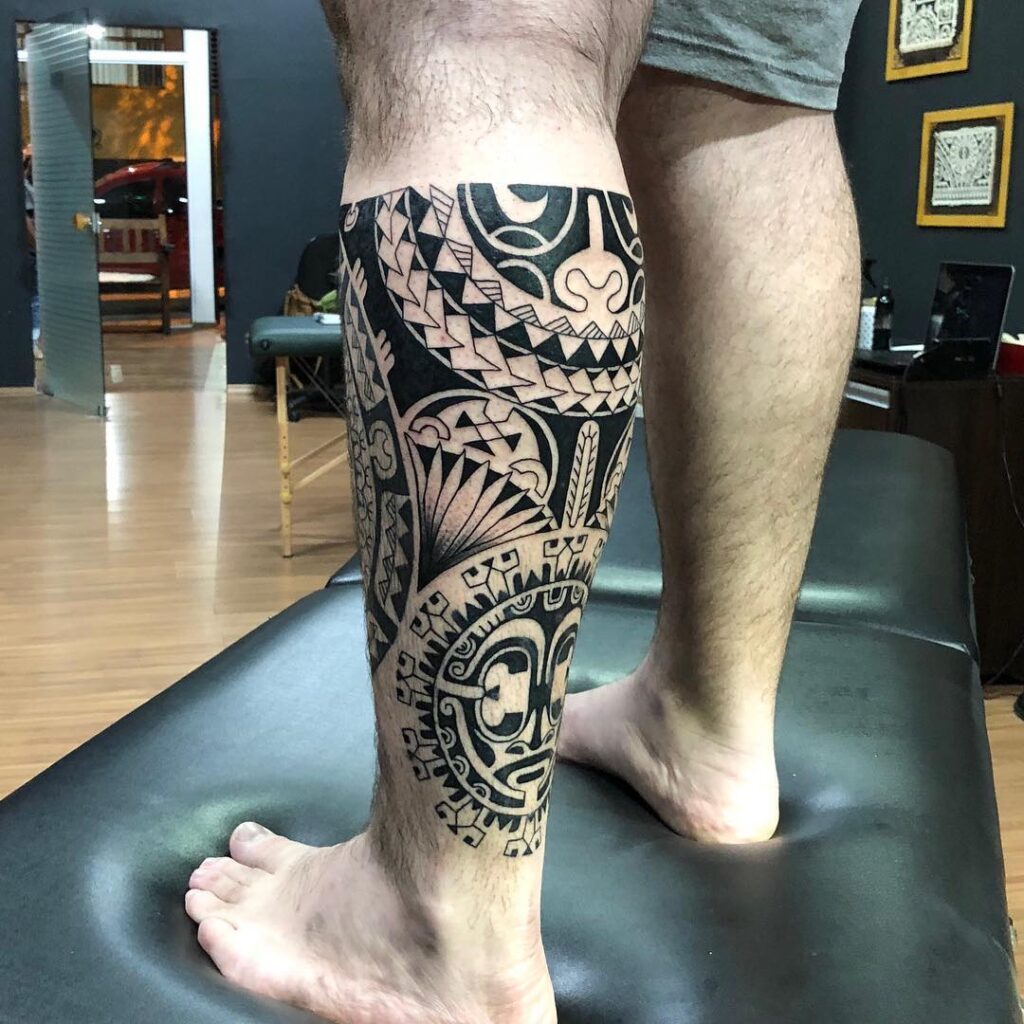 tatuagem masculina, desenho de tatuagem na perna inteira
