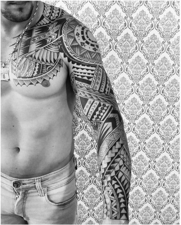 Tatuagem tribal no braço - tatuagens de braço fechado 
