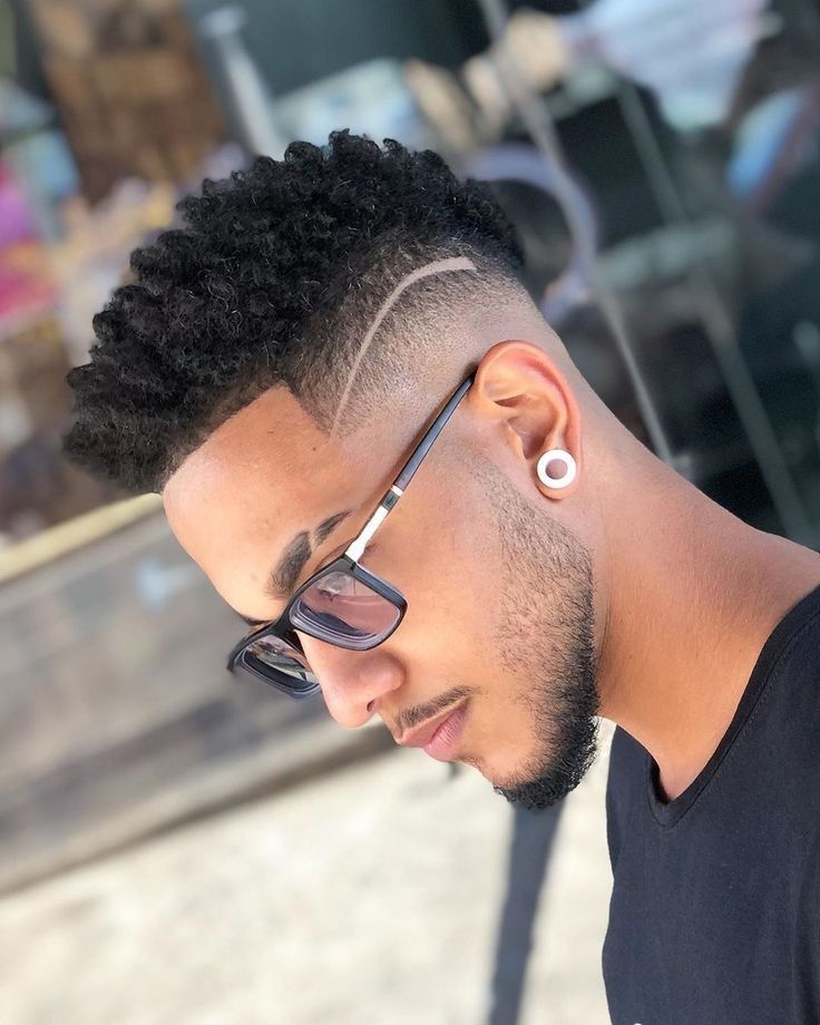 Tape fade ( Americano ) em 2023  Desenho de cabelo masculino