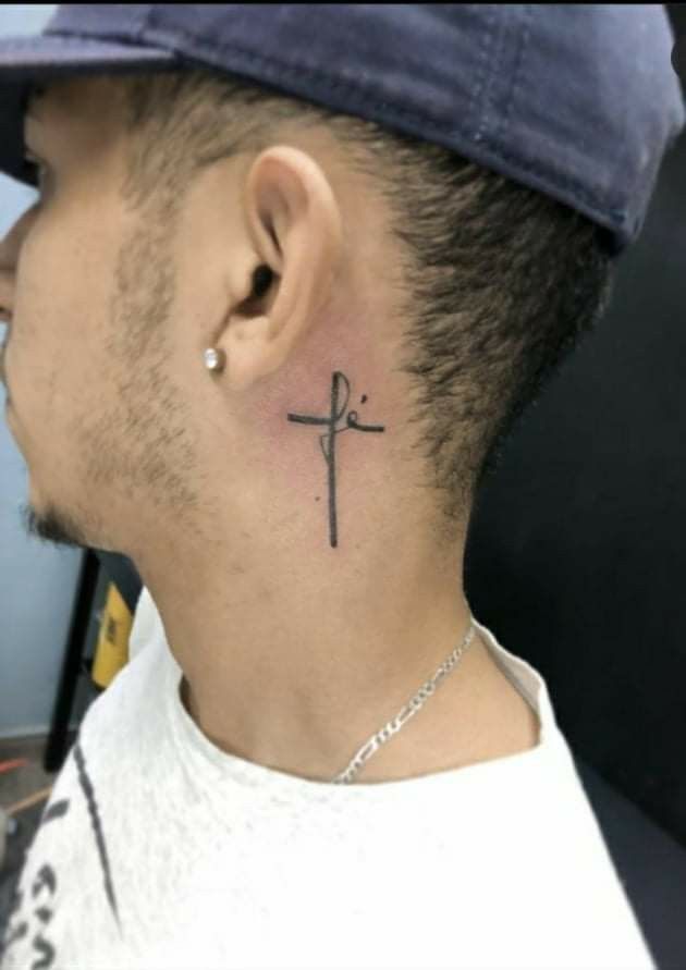tatuagem-masculina-tattoo-de-cruz